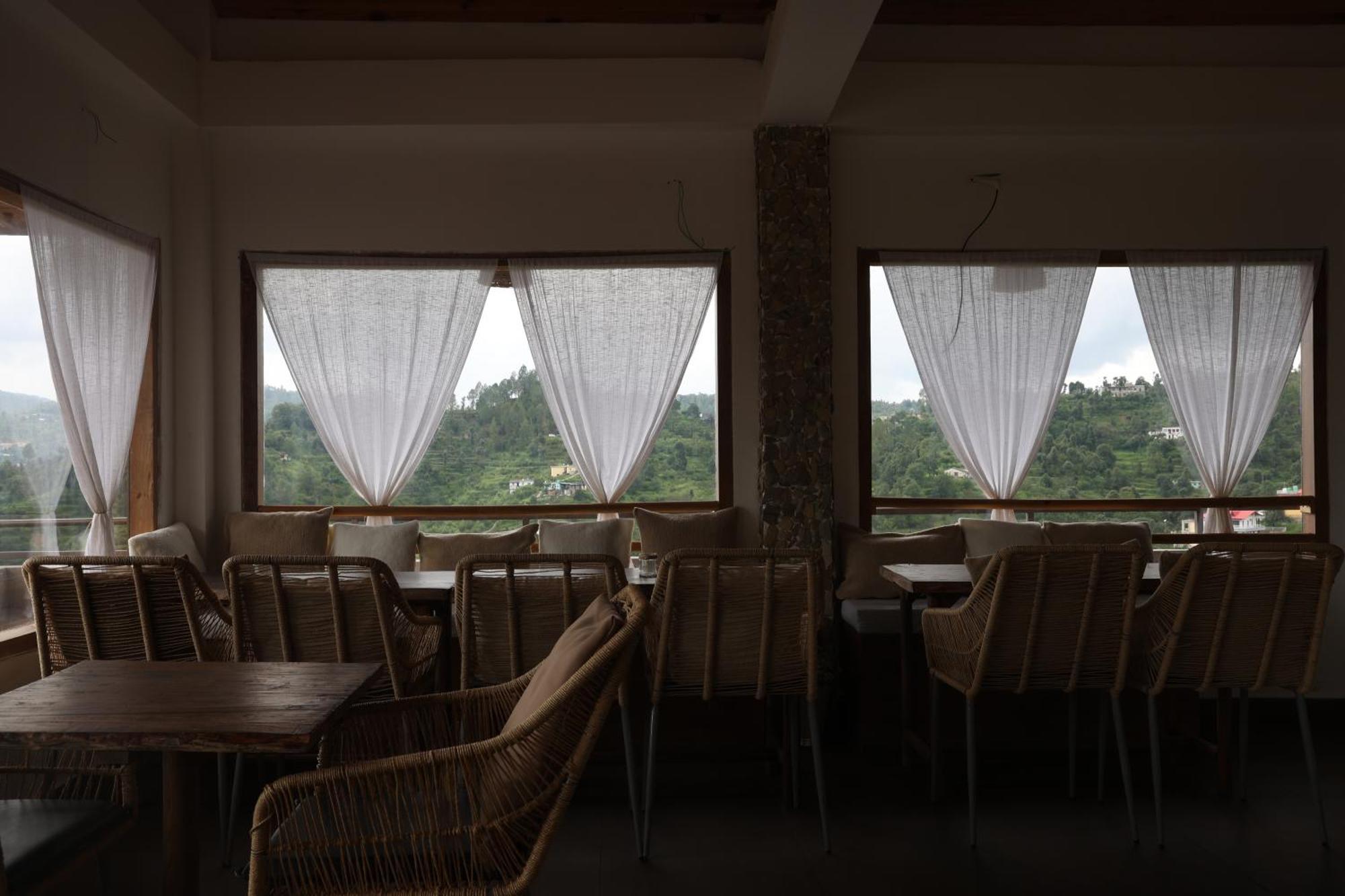 Exstasy Stays - Bathtub Rooms & Cafe - Your Romantic & Cozy Getaway - Thhpsociety - Mukteshwar Exterior foto