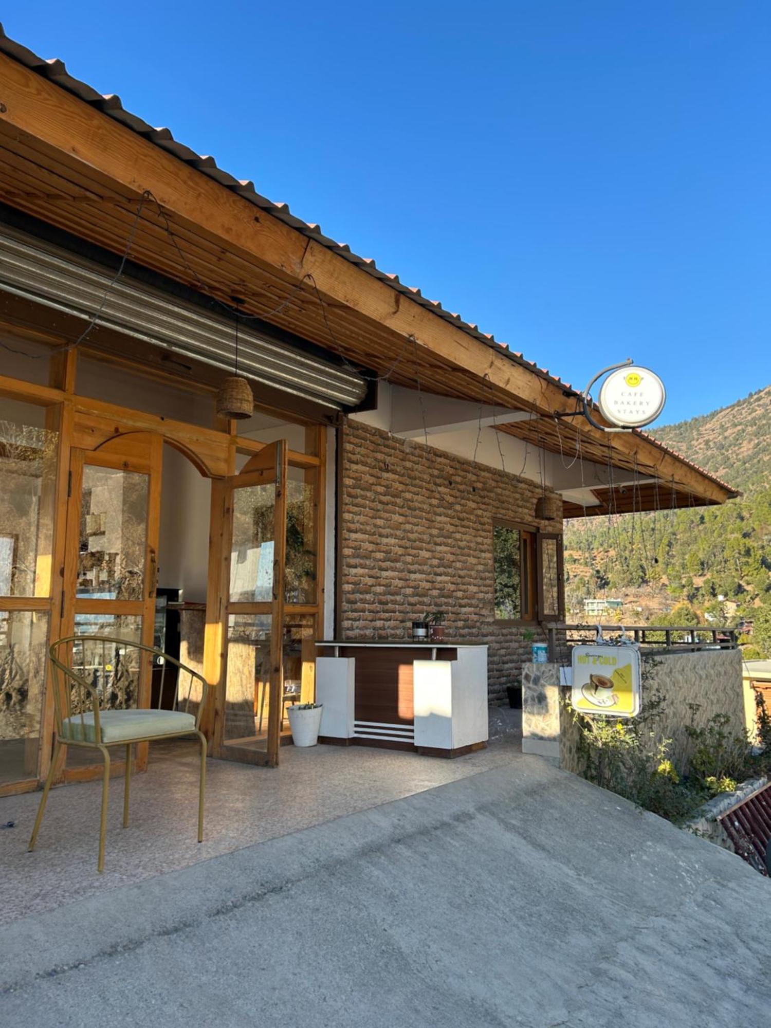 Exstasy Stays - Bathtub Rooms & Cafe - Your Romantic & Cozy Getaway - Thhpsociety - Mukteshwar Exterior foto