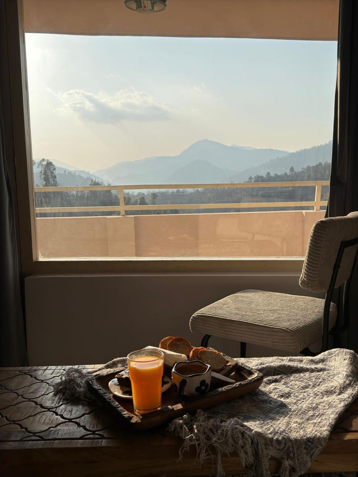 Exstasy Stays - Bathtub Rooms & Cafe - Your Romantic & Cozy Getaway - Thhpsociety - Mukteshwar Exterior foto